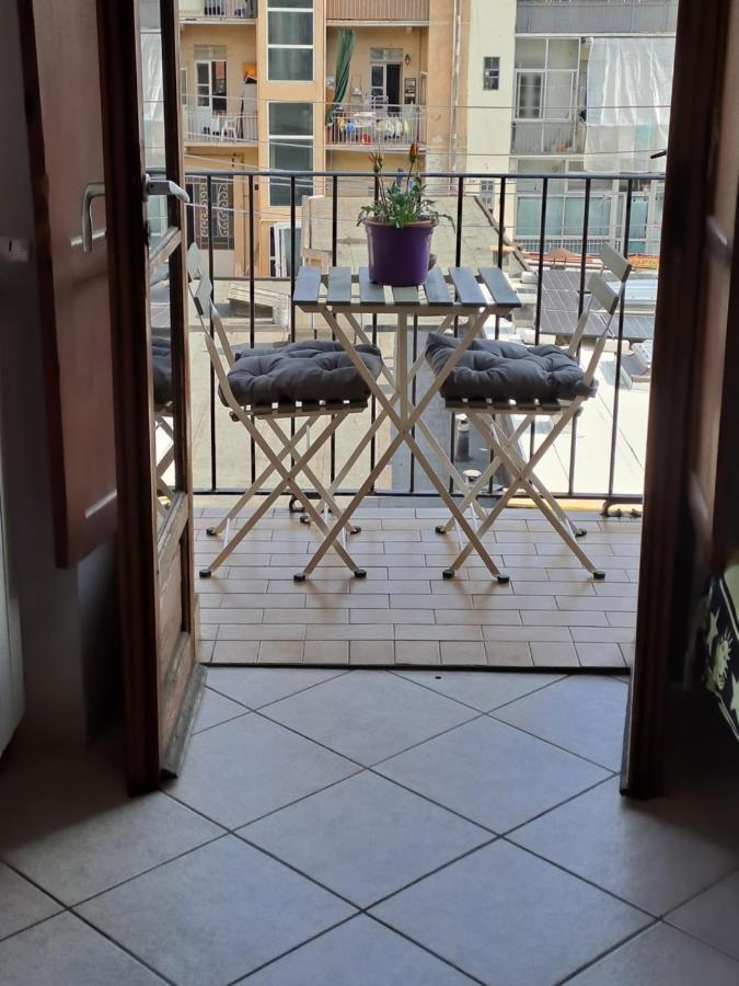 Cozy Room Stanza Close City Center In A Family House Stanza In Appartamento Condiviso Noi Viviamo In Casa Stanza In Affitto Турин Екстер'єр фото